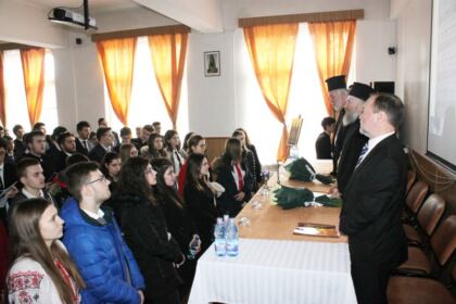 Simpozion interliceal la Seminarul Teologic „Sfântul Apostol Andrei“ şi vizita Înaltpreasfinţitului Părinte Athenagoras Peckstadt la Galaţi – fotografia 14