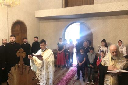 Tabăra de vară pentru activități cu tinerii la Așezământul „Sf. Pantelimon“ – Lacu Sărat, județul Brăila – fotografia 1