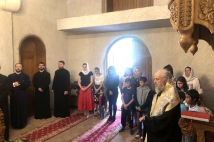 Tabăra de vară pentru activități cu tinerii la Așezământul „Sf. Pantelimon“ – Lacu Sărat, județul Brăila – fotografia 3