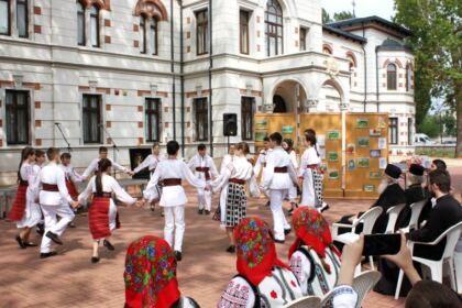 Manifestări cultural-artistice de Ziua Copilului la Galaţi – fotografia 7