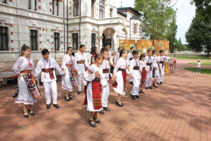 Manifestări cultural-artistice de Ziua Copilului la Galaţi – fotografia 9