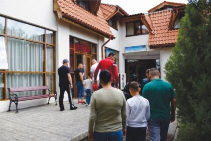 Întâlnire de suflet părinte – copil la Așezământul socio-medical „Sf. Mare Mucenic Pantelimon“, Lacu Sărat – fotografia 1