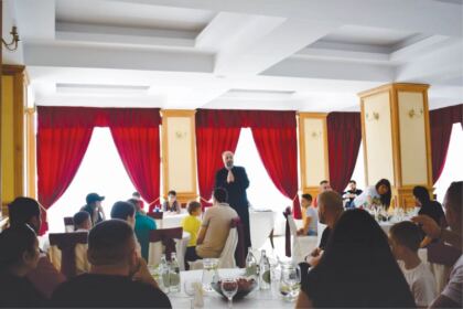 Întâlnire de suflet părinte – copil la Așezământul socio-medical „Sf. Mare Mucenic Pantelimon“, Lacu Sărat – fotografia 2
