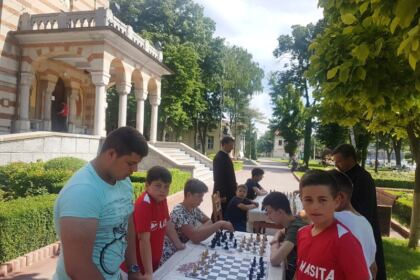 Activităţi cu tinerii în Protopopiatul Tecuci – fotografia 2