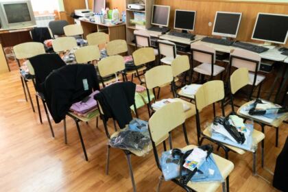 Activitate social-filantropică pentru copiii cu nevoi speciale de la două şcoli din Galaţi – fotografia 2