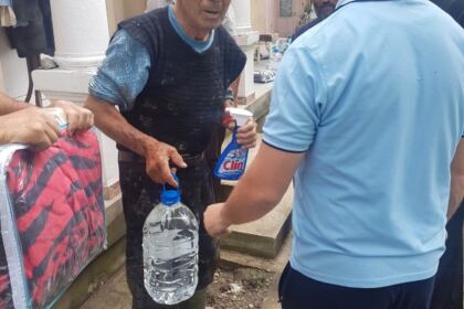 Arhiepiscopia Dunării de Jos este lângă familiile greu încercate de la Corod – fotografia 11