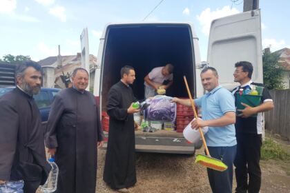 Arhiepiscopia Dunării de Jos este lângă familiile greu încercate de la Corod – fotografia 12