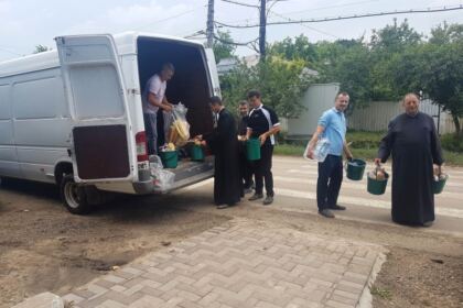 Arhiepiscopia Dunării de Jos este lângă familiile greu încercate de la Corod – fotografia 17