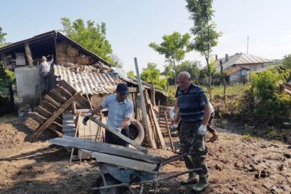 Arhiepiscopia Dunării de Jos este lângă familiile greu încercate de la Corod – fotografia 22