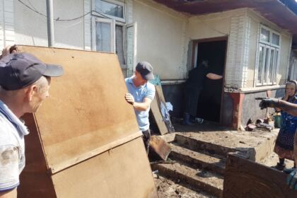 Arhiepiscopia Dunării de Jos este lângă familiile greu încercate de la Corod – fotografia 27
