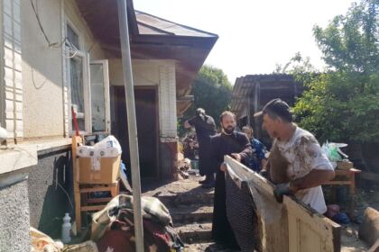Arhiepiscopia Dunării de Jos este lângă familiile greu încercate de la Corod – fotografia 28