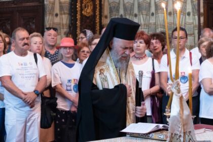 Cursul festiv al studenţilor şi masteranzilor teologi gălăţeni şi început de pelerinaj pentru studenţii din cadrul Universităţii Vârstei a Treia din Galaţi – fotografia 3