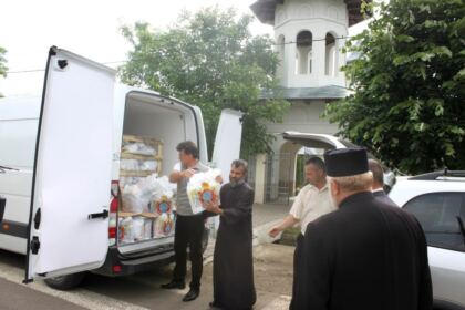 Solidaritate cu familiile inundate din judeţul Galaţi – fotografia 8