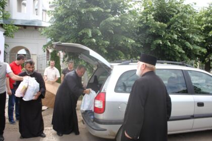 Solidaritate cu familiile inundate din judeţul Galaţi – fotografia 9