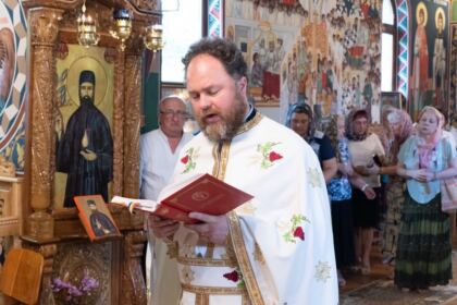 Capela Spitalului de copii „Sfântul Ioan“ din Galaţi şi-a sărbătorit cel de-al doilea ocrotitor spiritual – fotografia 12