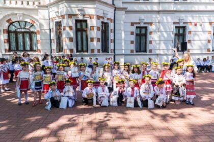 Serbare de sfârşit de an pentru clasele primare și gimnaziale de la Seminarul Teologic Ortodox „Sfântul Andrei“ din Galaţi – fotografia 3