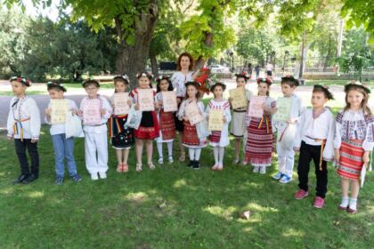 Serbare de sfârşit de an pentru clasele primare și gimnaziale de la Seminarul Teologic Ortodox „Sfântul Andrei“ din Galaţi – fotografia 9