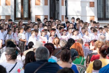 Serbare de sfârşit de an pentru clasele primare și gimnaziale de la Seminarul Teologic Ortodox „Sfântul Andrei“ din Galaţi – fotografia 14