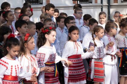 Serbare de sfârşit de an pentru clasele primare și gimnaziale de la Seminarul Teologic Ortodox „Sfântul Andrei“ din Galaţi – fotografia 15