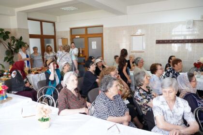 Activităţi la Centrului multifuncţional de servicii sociale „Speranţe pentru vârsta a III-a“ din Galaţi – fotografia 18