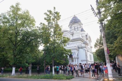 Sărbătoarea Preasfintei Treimi în pădurea Buciumenilor – fotografia 1