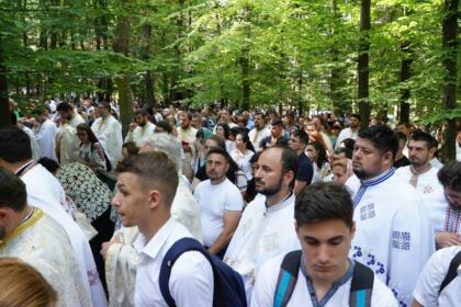 Sărbătoarea Preasfintei Treimi în pădurea Buciumenilor – fotografia 14