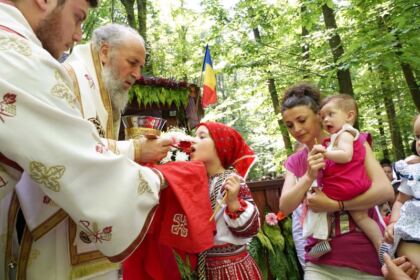 Sărbătoarea Preasfintei Treimi în pădurea Buciumenilor – fotografia 34