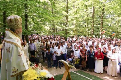 Sărbătoarea Preasfintei Treimi în pădurea Buciumenilor – fotografia 37