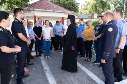 Activităţi la Penitenciarul Galaţi ocazionate de sărbătoarea Sfinţilor Apostoli Petru şi Pavel – fotografia 12