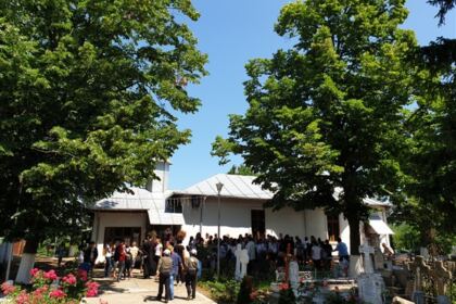 180 de tineri au participat la Tabăra de vară din localitatea Bereşti-Târg, judeţul Galaţi – fotografia 1