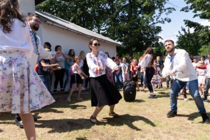 180 de tineri au participat la Tabăra de vară din localitatea Bereşti-Târg, judeţul Galaţi – fotografia 19
