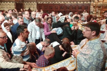 Activitate filantropică la Catedrala Arhiepiscopală din Galaţi în Duminica slăbănogului de la Vitezda – fotografia 8