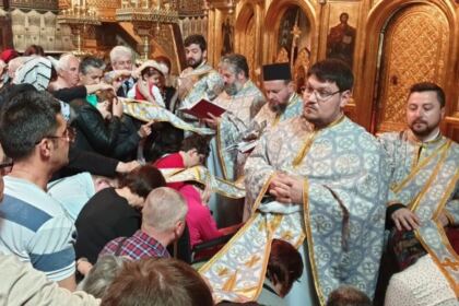 Activitate filantropică la Catedrala Arhiepiscopală din Galaţi în Duminica slăbănogului de la Vitezda – fotografia 9