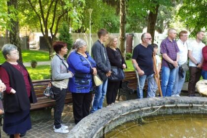 Activitate filantropică la Catedrala Arhiepiscopală din Galaţi în Duminica slăbănogului de la Vitezda – fotografia 10