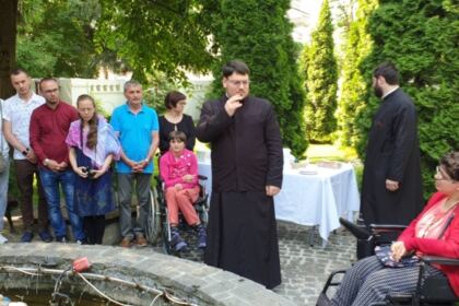 Activitate filantropică la Catedrala Arhiepiscopală din Galaţi în Duminica slăbănogului de la Vitezda – fotografia 13