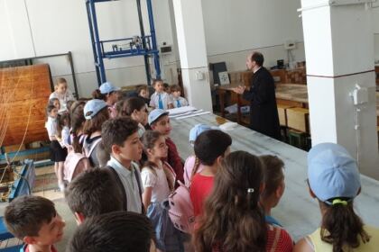 Centrul eparhial a fost vizitat de elevii claselor primare de la Seminarul Teologic din Galaţi – fotografia 8