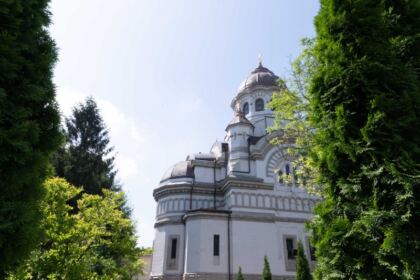 Centrul eparhial a fost vizitat de elevii claselor primare de la Seminarul Teologic din Galaţi – fotografia 13