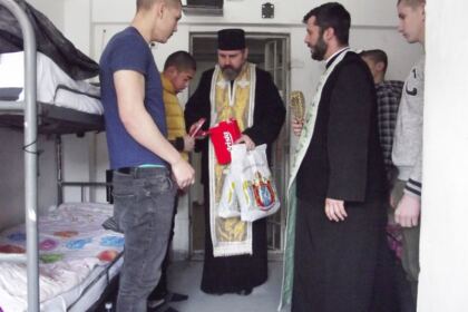 Activităţi social-filantropice la Duminica Înfricoşătoarei Judecăţi în Arhiepiscopia Dunării de Jos – fotografia 4