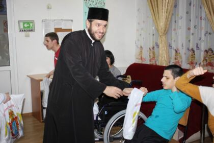 Zi de sărbătoare pentru biserica persoanelor cu dizabilităţi din Brăila – fotografia 8
