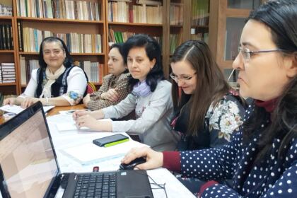 „Îţi mulţumesc, Mamă!“, în versuri emoţionante şi duioase – fotografia 6