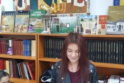 „Îţi mulţumesc, Mamă!“, în versuri emoţionante şi duioase – fotografia 8