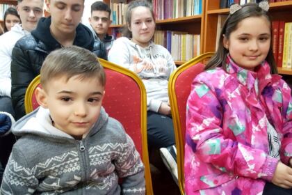 „Îţi mulţumesc, Mamă!“, în versuri emoţionante şi duioase – fotografia 12