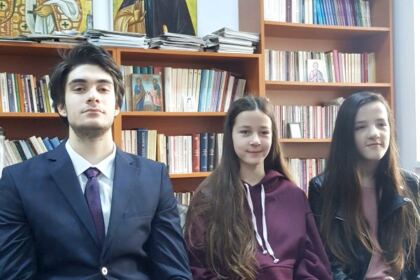 „Îţi mulţumesc, Mamă!“, în versuri emoţionante şi duioase – fotografia 13