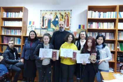 „Îţi mulţumesc, Mamă!“, în versuri emoţionante şi duioase – fotografia 23