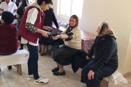 Activităţi pastoral-misionare, medicale şi social-filantropice în satele din Eparhia Dunării de Jos – fotografia 12