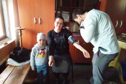 Activităţi pastoral-misionare, medicale şi social-filantropice în satele din Eparhia Dunării de Jos – fotografia 10