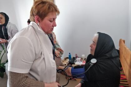 Activităţi pastoral-misionare, medicale şi social-filantropice în satele din Eparhia Dunării de Jos – fotografia 12