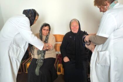 Activităţi pastoral-misionare, medicale şi social-filantropice în satele din Eparhia Dunării de Jos – fotografia 14