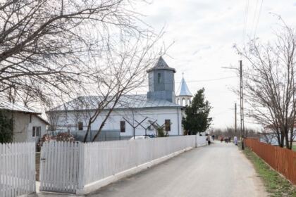 Activităţi pastoral-misionare, medicale şi social-filantropice în satele din Eparhia Dunării de Jos – fotografia 1