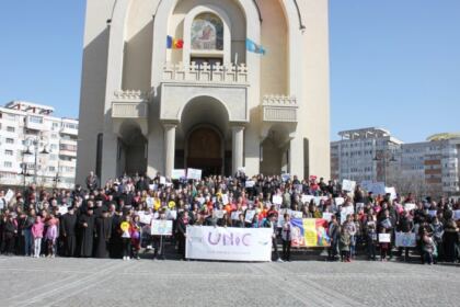 „Marşul pentru viaţă“ în Arhiepiscopia Dunării de Jos – fotografia 15